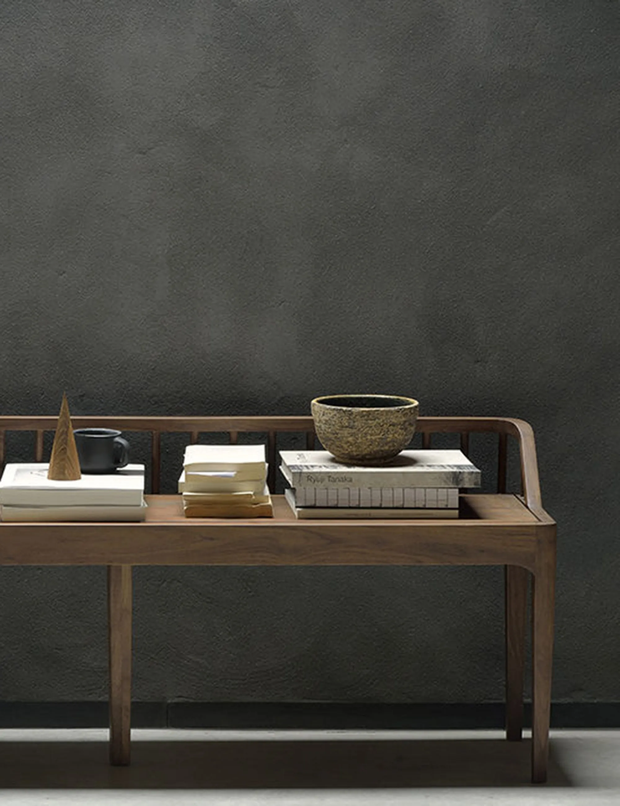 Dellah Bench