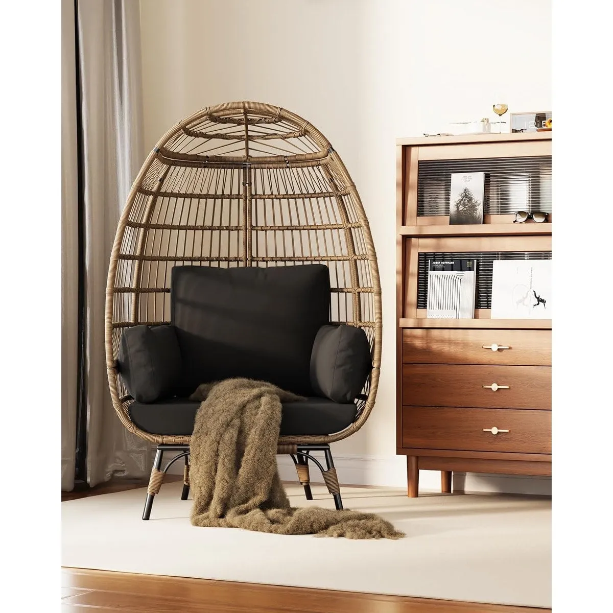Oversize Wicker Egg Chair Outdoor with Steel Frame. Egg Basket Lounge Chair with 4 Cushions